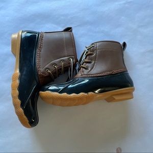 Lace Up Duck Boot Brown/Black Size 6
